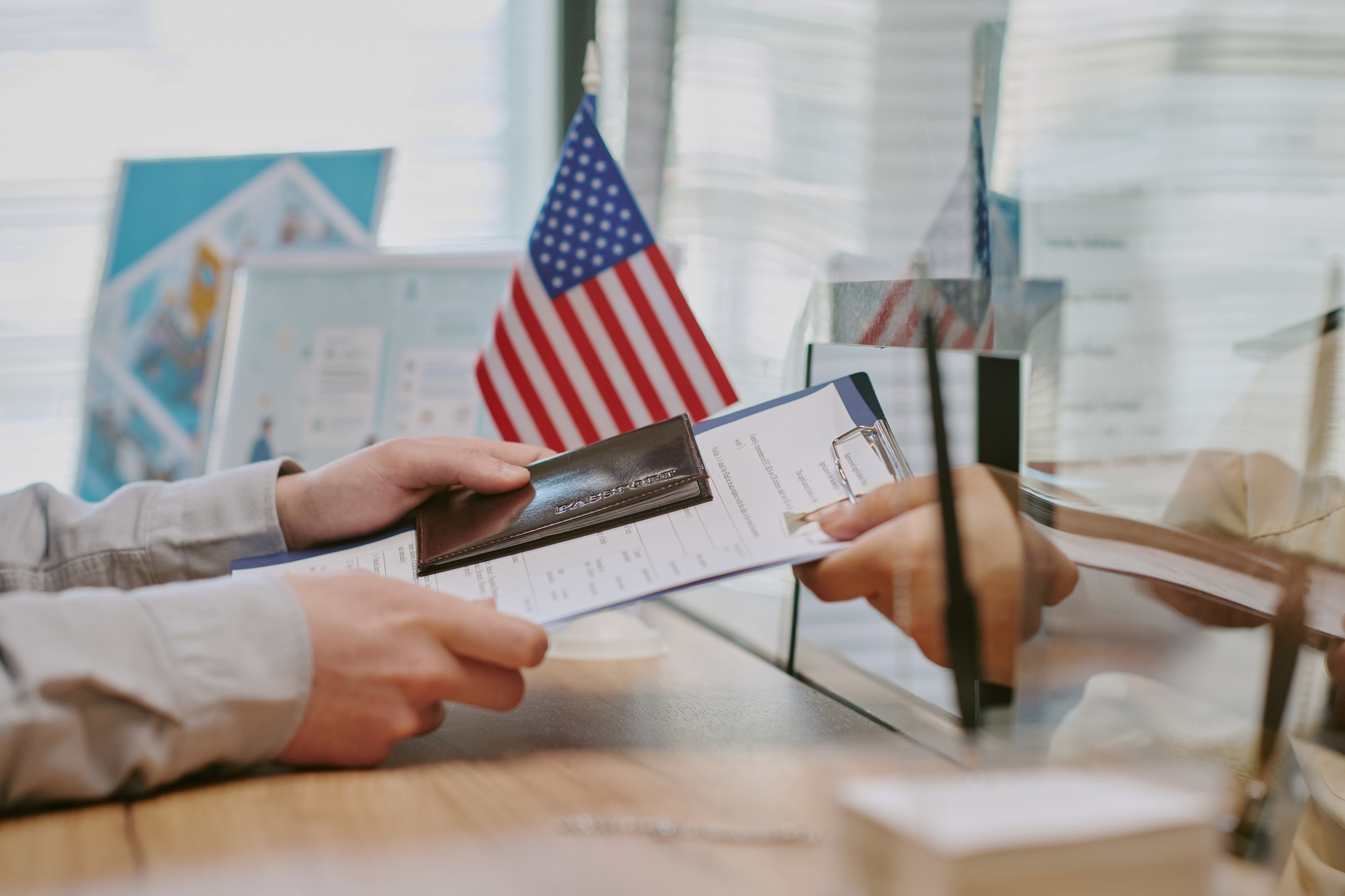 Consulado de Madrid o USCIS para renovar el visado E-2